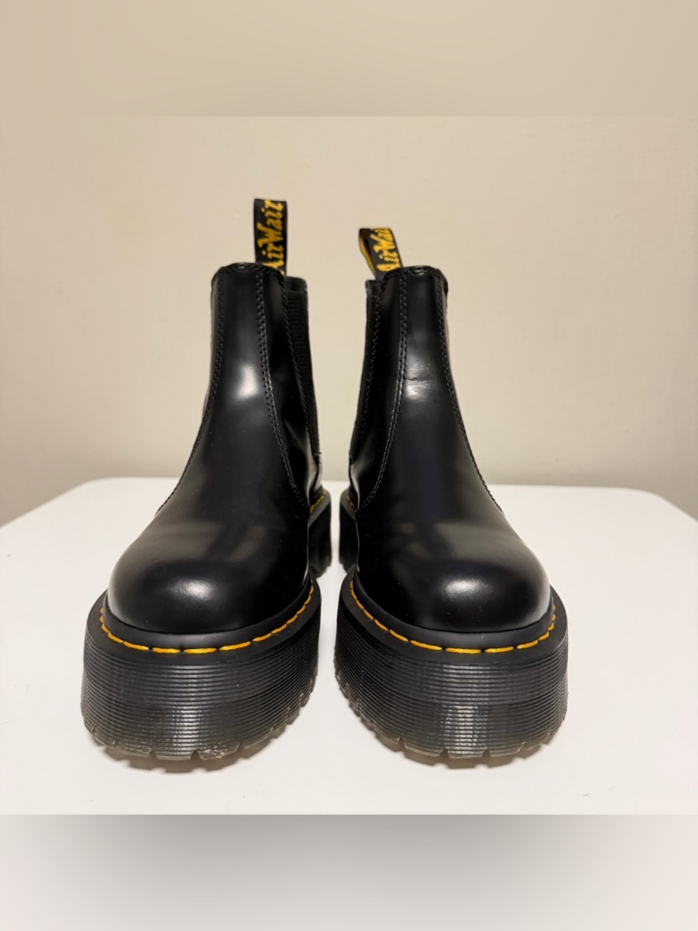 Dr. Martens 2976 Quad Smooth Leather Platform Chelsea Boots Women’s US 8 UK 6 - Picture 2 of 10